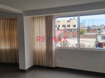 🌟 ¡Oportunidad única en Chiclayo! 🌟

¿Buscas la comodidad y conveniencia de vivir en un departamento flat acogedor y bien distribuido? ¡Esta es tu c