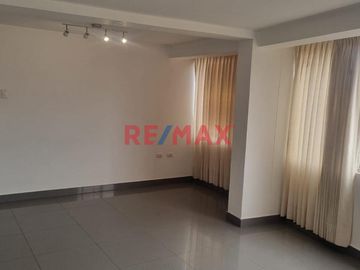 🌟 ¡Oportunidad única en Chiclayo! 🌟

¿Buscas la comodidad y conveniencia de vivir en un departamento flat acogedor y bien distribuido? ¡Esta es tu c