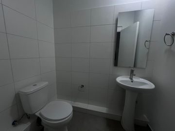 Local comercial de planta libre en obra en Arturo Prat