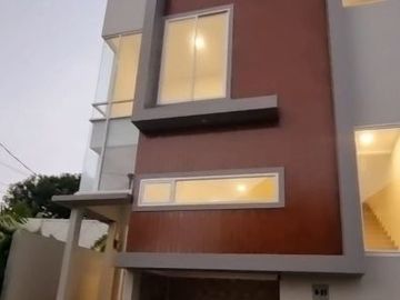 Rumah Town house strategis dekat fasilitas,tangsel