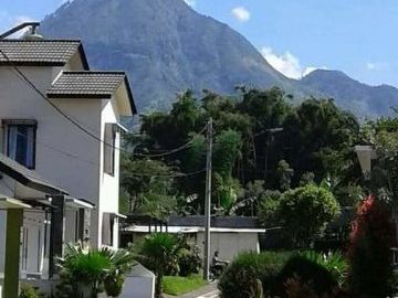 BANTING HARGA, VILLA CANTIK DI KOTA BATU, MALANG, BONUS FURNISHED