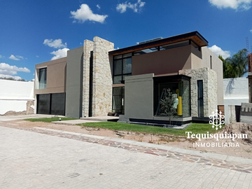 Casas en venta en conjunto Céntrico de Tequisquiapan