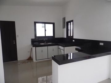 3 bedroom unfurnished house for sale located in Friendship V