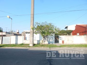 Casa en venta en Ezpeleta Este