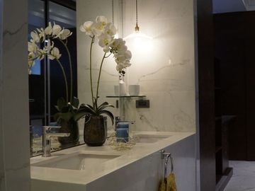 1st Class Townhome with Private Pool and Elevator for Sale in New Manila !