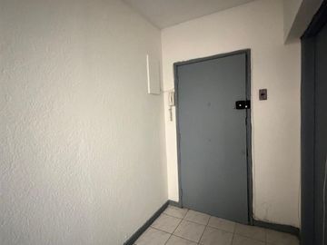 Oficina en venta recibidor, 1 privado y 1 baño en Santiago