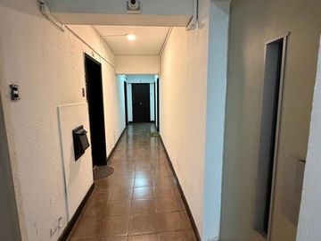 Oficina en venta recibidor, 1 privado y 1 baño en Santiago
