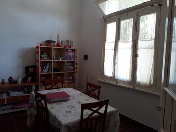 Venta Casa tipo PH muy buen estado. Amplio. Parque Patricios