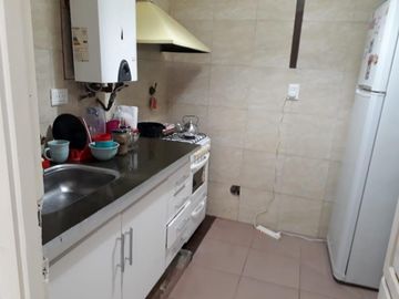 Venta Casa tipo PH muy buen estado. Amplio. Parque Patricios