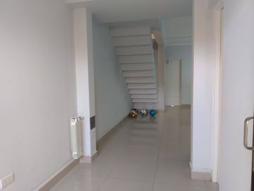 DUPLEX VENTA 3 DORMITORIOS Bº GRAND BOURG