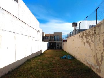 DUPLEX VENTA 3 DORMITORIOS Bº GRAND BOURG