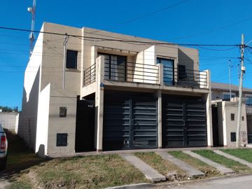 DUPLEX VENTA 3 DORMITORIOS Bº GRAND BOURG
