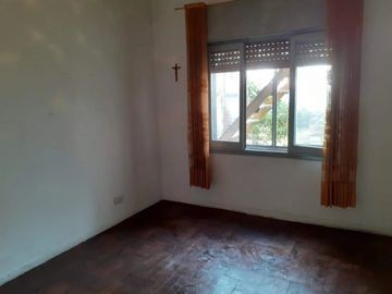 Casa Fondo en venta en Lanus Oeste