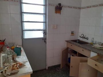 Casa Fondo en venta en Lanus Oeste