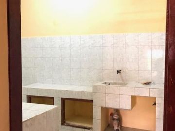 Dijual Rumah Bangunan 2 Lantai di Jl. Gubeng Kertajaya, Surabaya