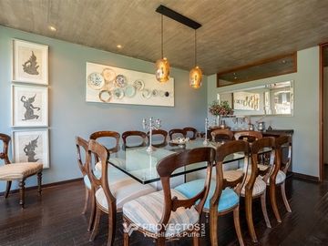 Casa en venta de 4 dorm. en Las Condes