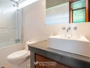 Casa en venta de 4 dorm. en Las Condes