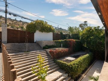 Casa en venta de 4 dorm. en Las Condes