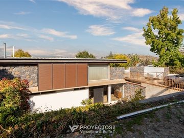 Casa en venta de 4 dorm. en Las Condes