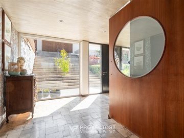 Casa en venta de 4 dorm. en Las Condes