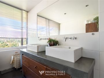 Casa en venta de 4 dorm. en Las Condes