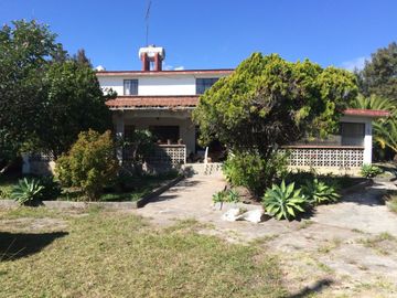 EN ZONA DE AGUAS TERMALES PROPIEDAD COMERCIAL