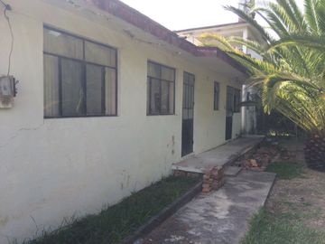 EN ZONA DE AGUAS TERMALES PROPIEDAD COMERCIAL