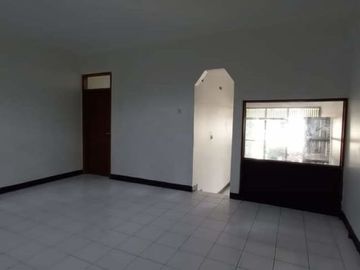 Rumah Sewa 2 Lantai Terawat Apik Siap Huni di Sarijadi Kodya Bandung