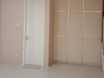 Rumah Eastcoast Park  Pakuwon City dkt virginia dan longbeach