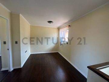Se vende casa de dos niveles en Ulriksen
