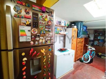 VENTA DE CASA EN GRAN TERRENO 900 MTS