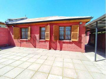 VENTA DE CASA EN GRAN TERRENO 900 MTS