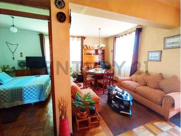 VENTA DE CASA EN GRAN TERRENO 900 MTS