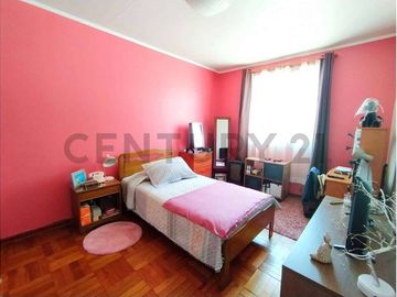 VENTA DE CASA EN GRAN TERRENO 900 MTS