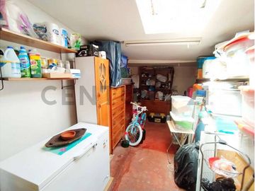 VENTA DE CASA EN GRAN TERRENO 900 MTS