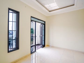 Rumah Siap Huni 14 Menit ke Grand Mall Cimanggis 2 Lt Bisa KPR J-51847