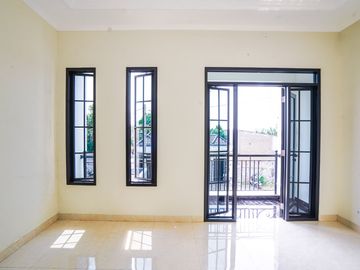 Rumah Siap Huni 14 Menit ke Grand Mall Cimanggis 2 Lt Bisa KPR J-51847