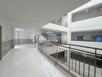 Jarang Ada! Gedung Komersil 4 Lantai di Soepomo Raya