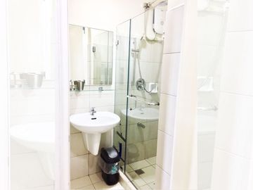 FULLY FURNISHED 1BR UNIT FOR LEASE IN BERKELEY RESIDENCES QUEZON CITY