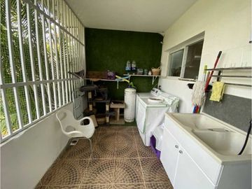 VENTA  CASA EN CLAYTON AMPLIA  569M2 CALLE PAPAYA