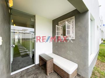 🌴🏖¡Venta De Espectacular Casa De Playa En Las Arenas C-04 (Tercera Fila) – Asia!
