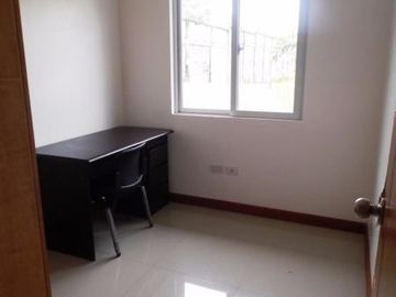 Three Bedroom House for Rent in Hensonville Angeles City Near SM Clark