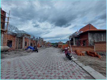 Lingkungan Sejuk dan Nyaman Hunian Limasan di Prambanan