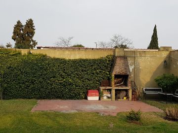 CHALET DE 6 AMBIENTES