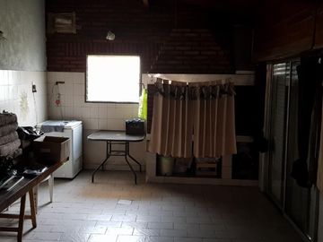 CHALET DE 6 AMBIENTES
