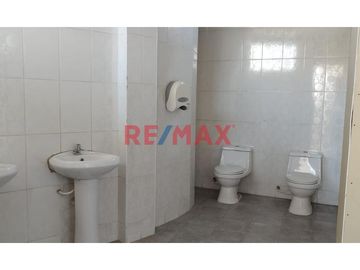 🌟 ¡Oportunidad de Inversión en Chiclayo! 🌟

¿Buscas el lugar perfecto para tu negocio? ¡No busques más! Te presentamos este magnífico local comercia