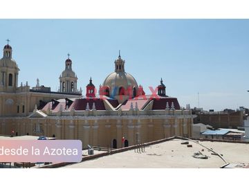 🌟 ¡Oportunidad de Inversión en Chiclayo! 🌟

¿Buscas el lugar perfecto para tu negocio? ¡No busques más! Te presentamos este magnífico local comercia