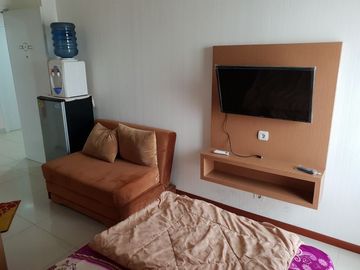 Studio apartemen green pramuka bulanan full furnish