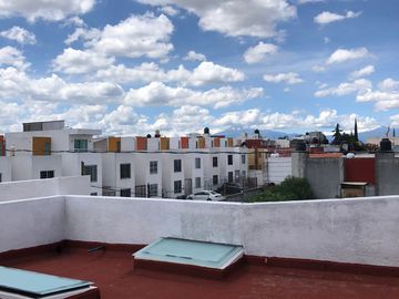 SE VENDE HERMOSA CASA