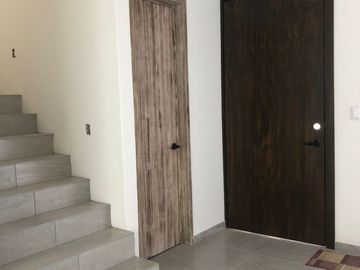 SE VENDE HERMOSA CASA
